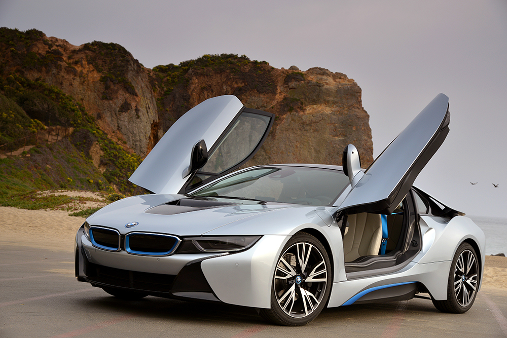 ماشین بی ام و i8